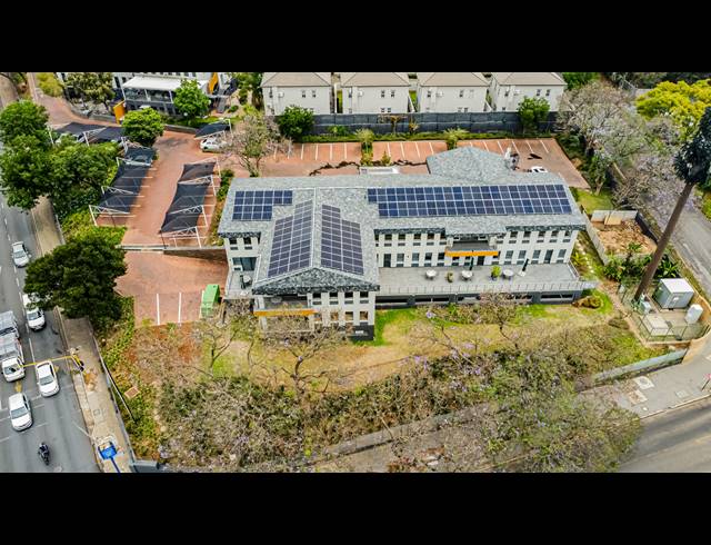 240M² OFFICE TO LET IN DUNKELD WEST